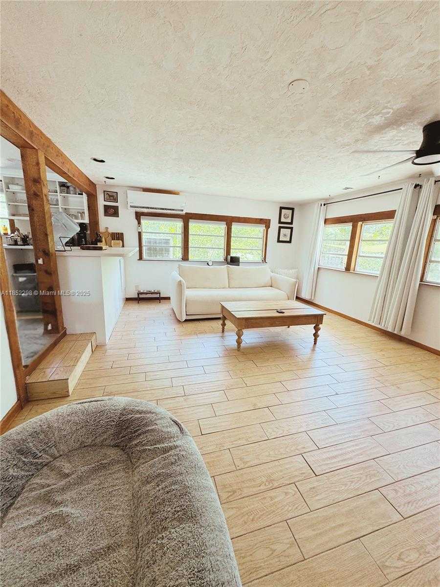 Small Image of 2231 MIDDLE TORCH RD, Torch Key Number 19