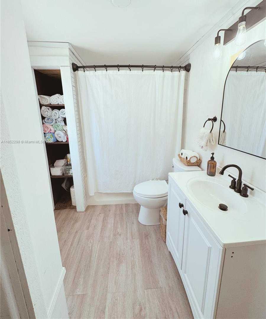Small Image of 2231 MIDDLE TORCH RD, Torch Key Number 25