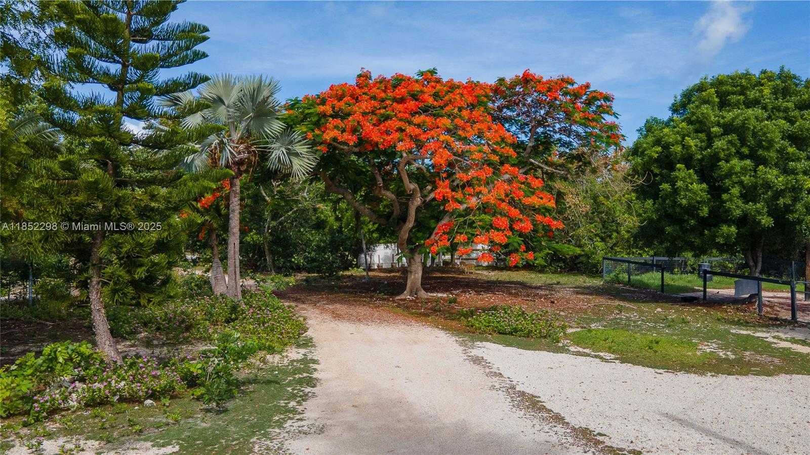 Small Image of 2231 MIDDLE TORCH RD, Torch Key Number 32