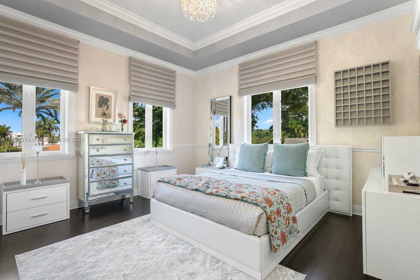 Small Image of 176 SOUTH HIBISCUS DR, Miami Beach Number 27
