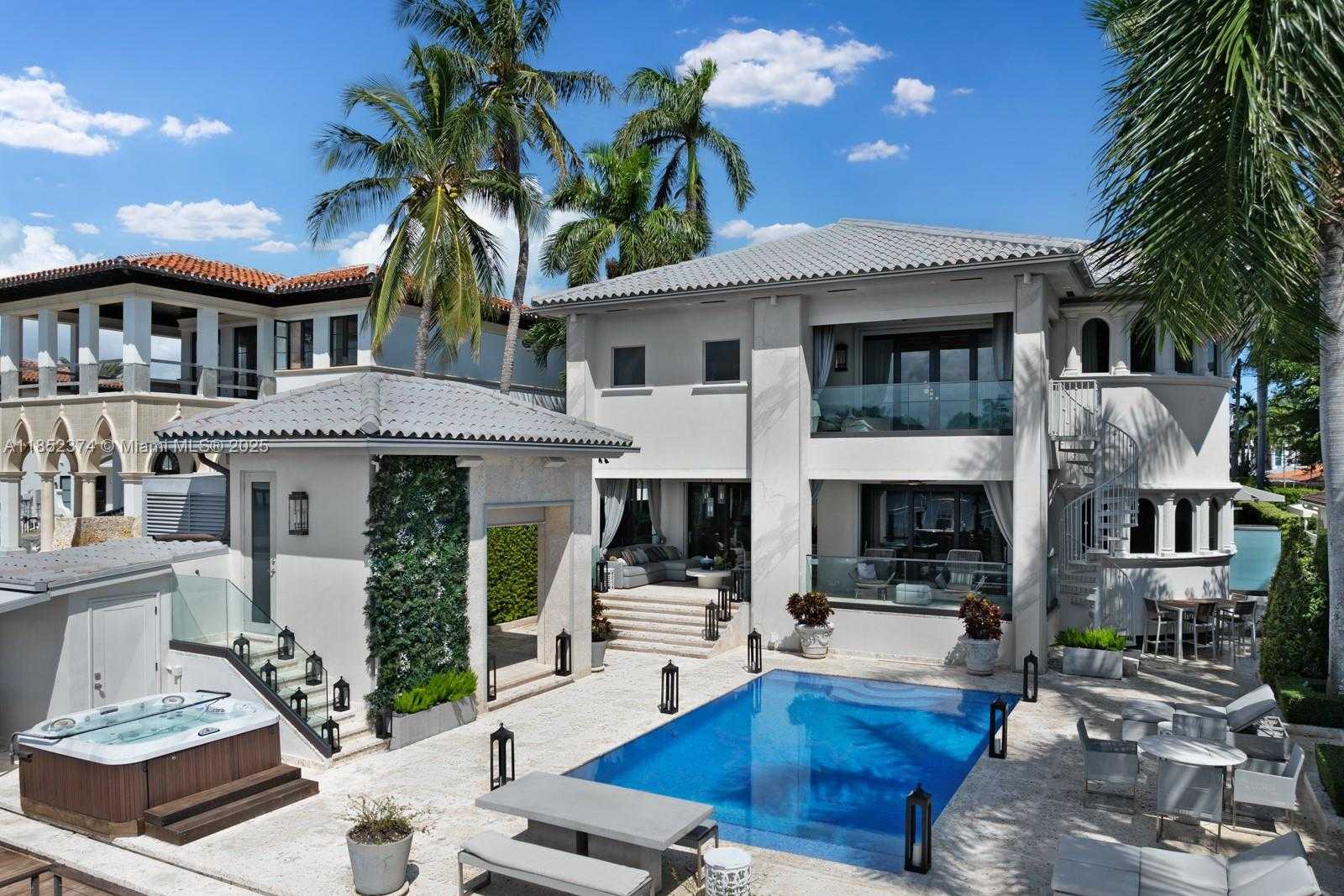 Small Image of 176 SOUTH HIBISCUS DR, Miami Beach Number 52