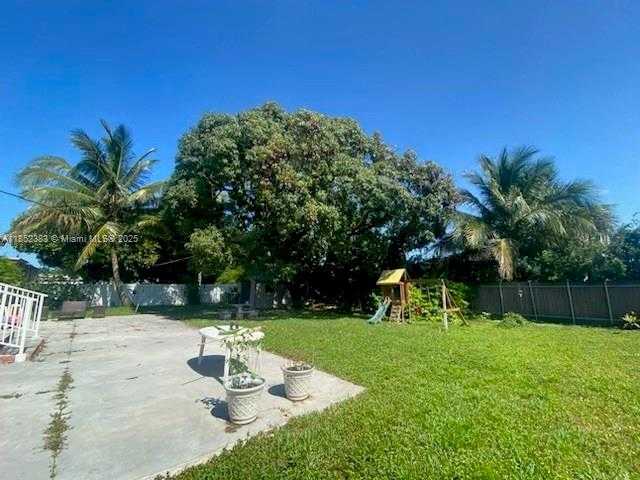 Small Image of 390 WEST 51ST ST, Hialeah Number 4