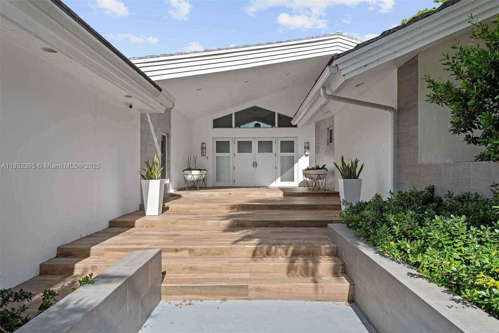 Small Image of 194 GOLDEN BEACH DR, Golden Beach Number 3