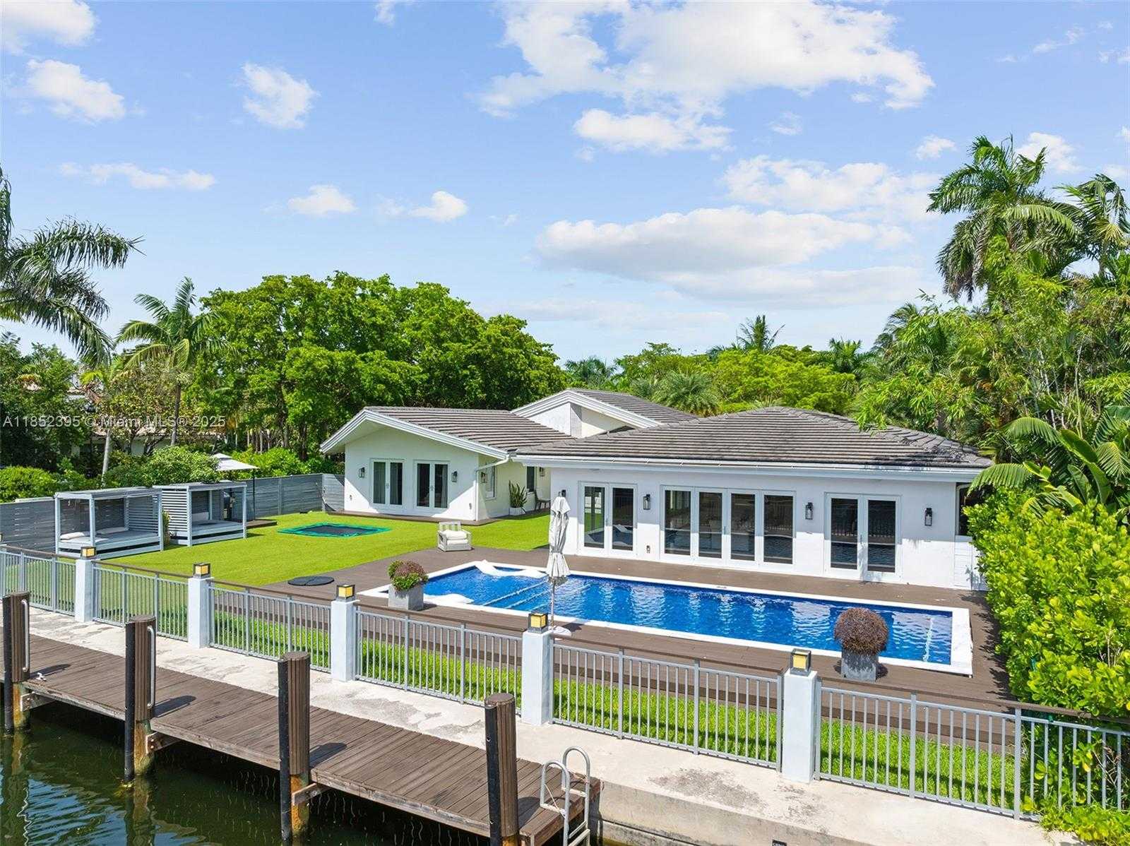 Small Image of 194 GOLDEN BEACH DR, Golden Beach Number 32