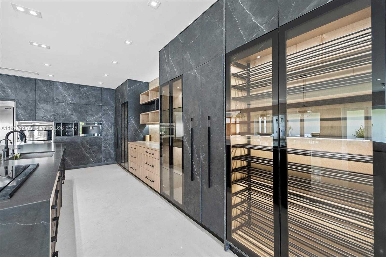 Small Image of 194 GOLDEN BEACH DR, Golden Beach Number 9