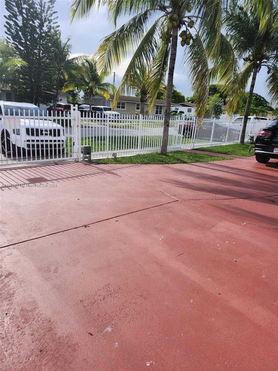 Small Image of 30081 SOUTH WEST 148TH CT, Homestead Number 2