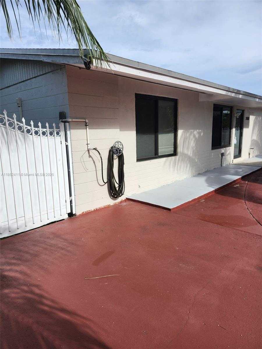 Small Image of 30081 SOUTH WEST 148TH CT, Homestead Number 4