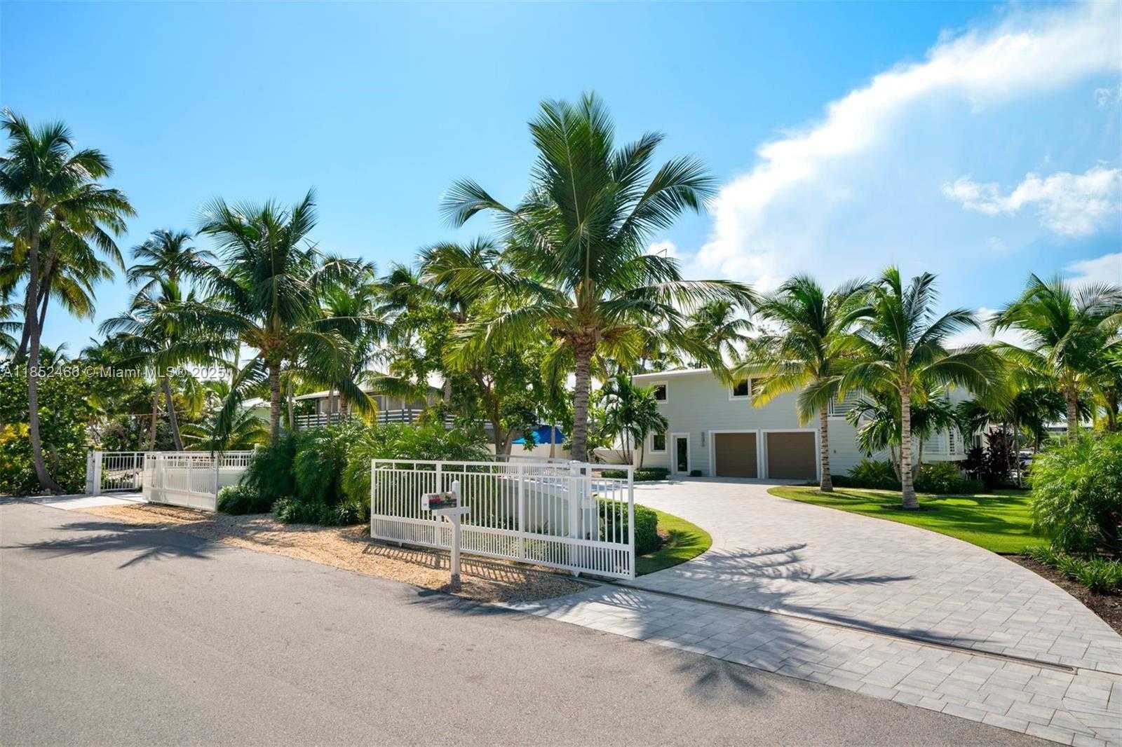 Small Image of 109 SAPODILLA DR, Islamorada Number 2