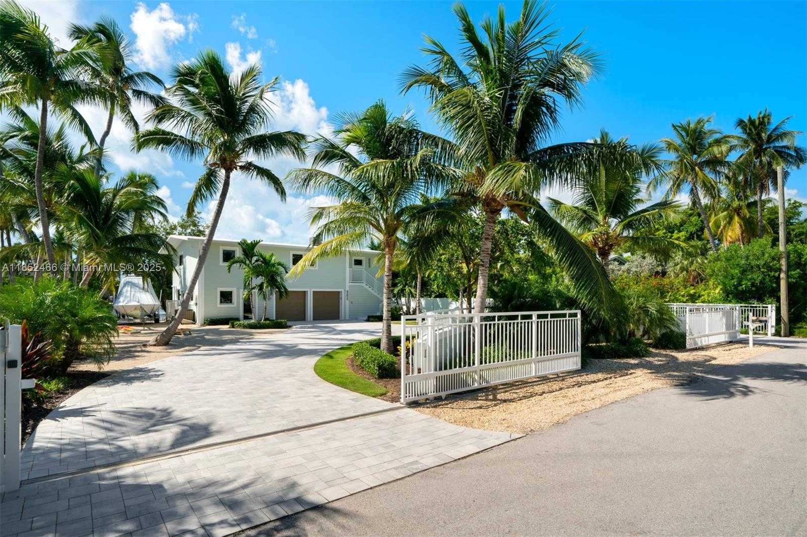 Small Image of 109 SAPODILLA DR, Islamorada Number 3