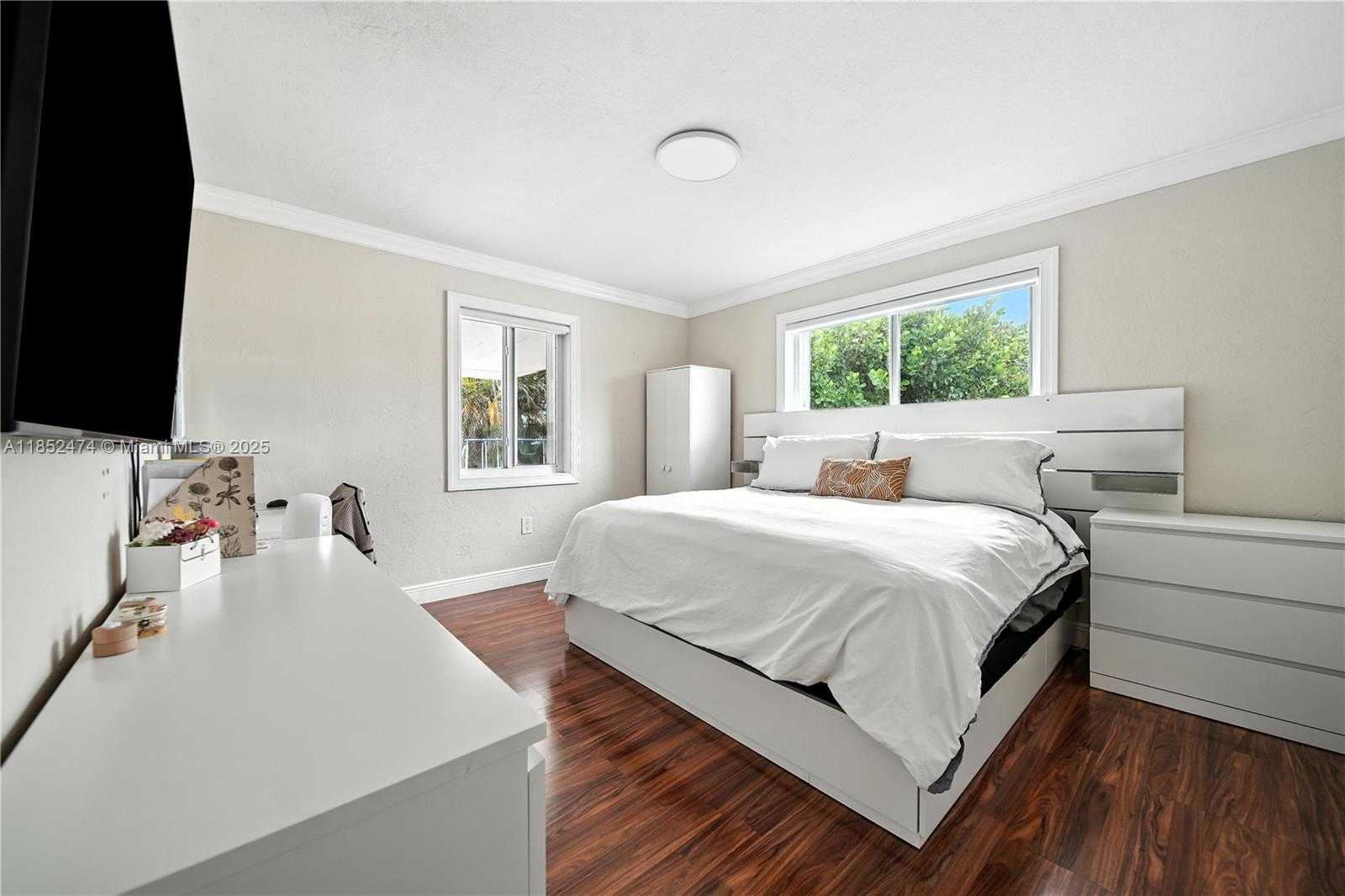 Small Image of 5005 EAST 6TH AVE, Hialeah Number 10