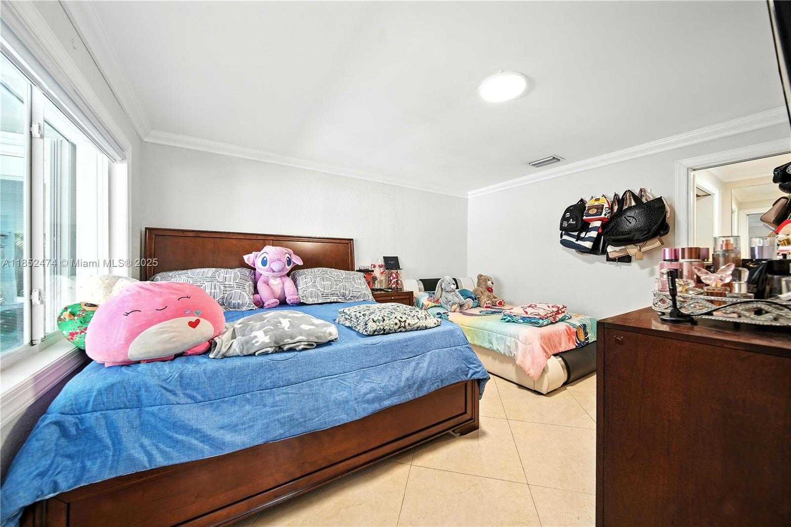 Small Image of 5005 EAST 6TH AVE, Hialeah Number 16