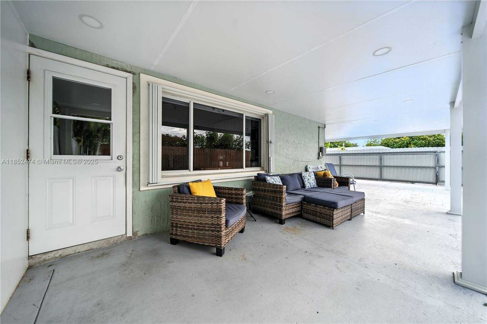 Small Image of 5005 EAST 6TH AVE, Hialeah Number 29