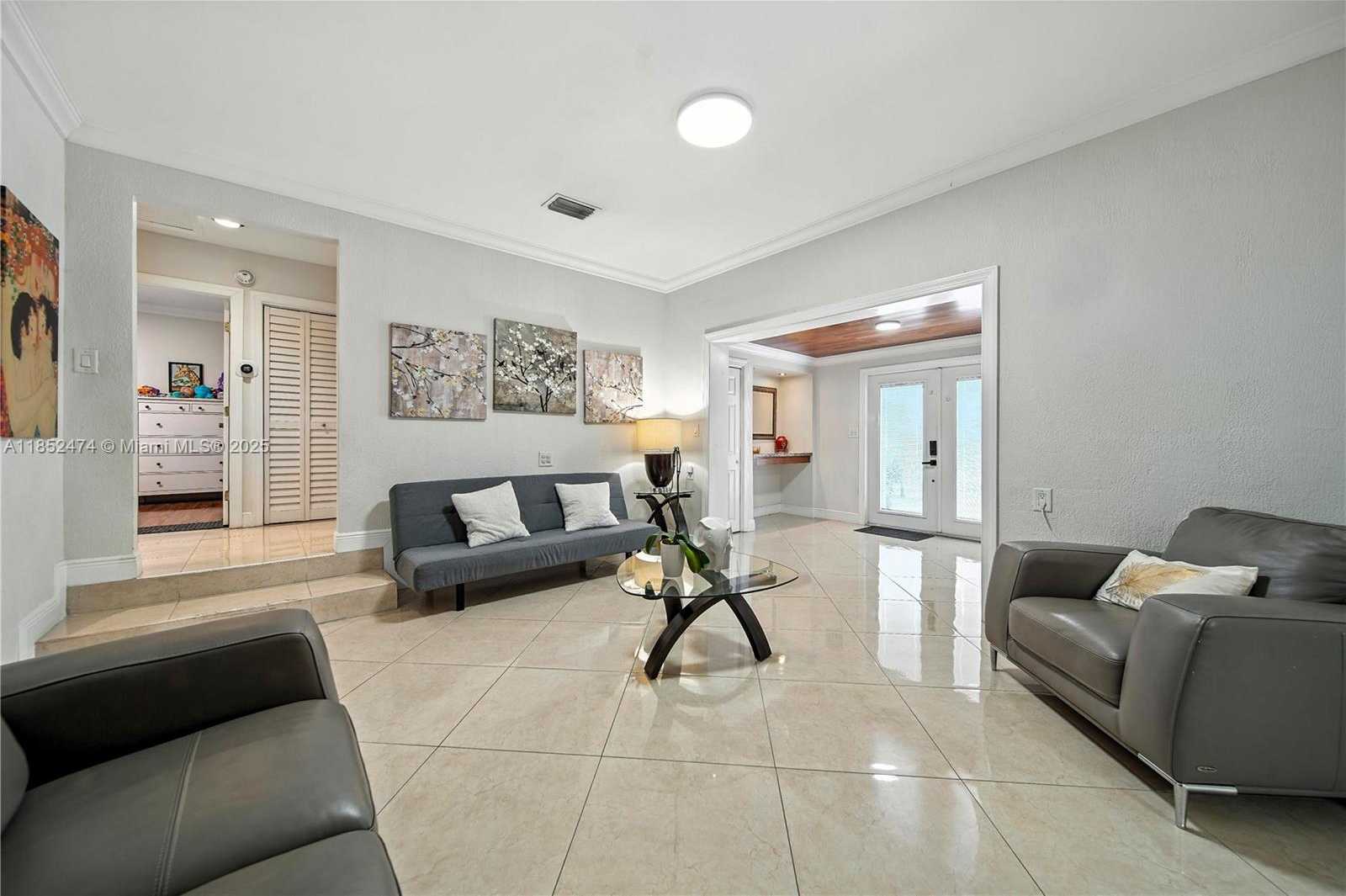Small Image of 5005 EAST 6TH AVE, Hialeah Number 3
