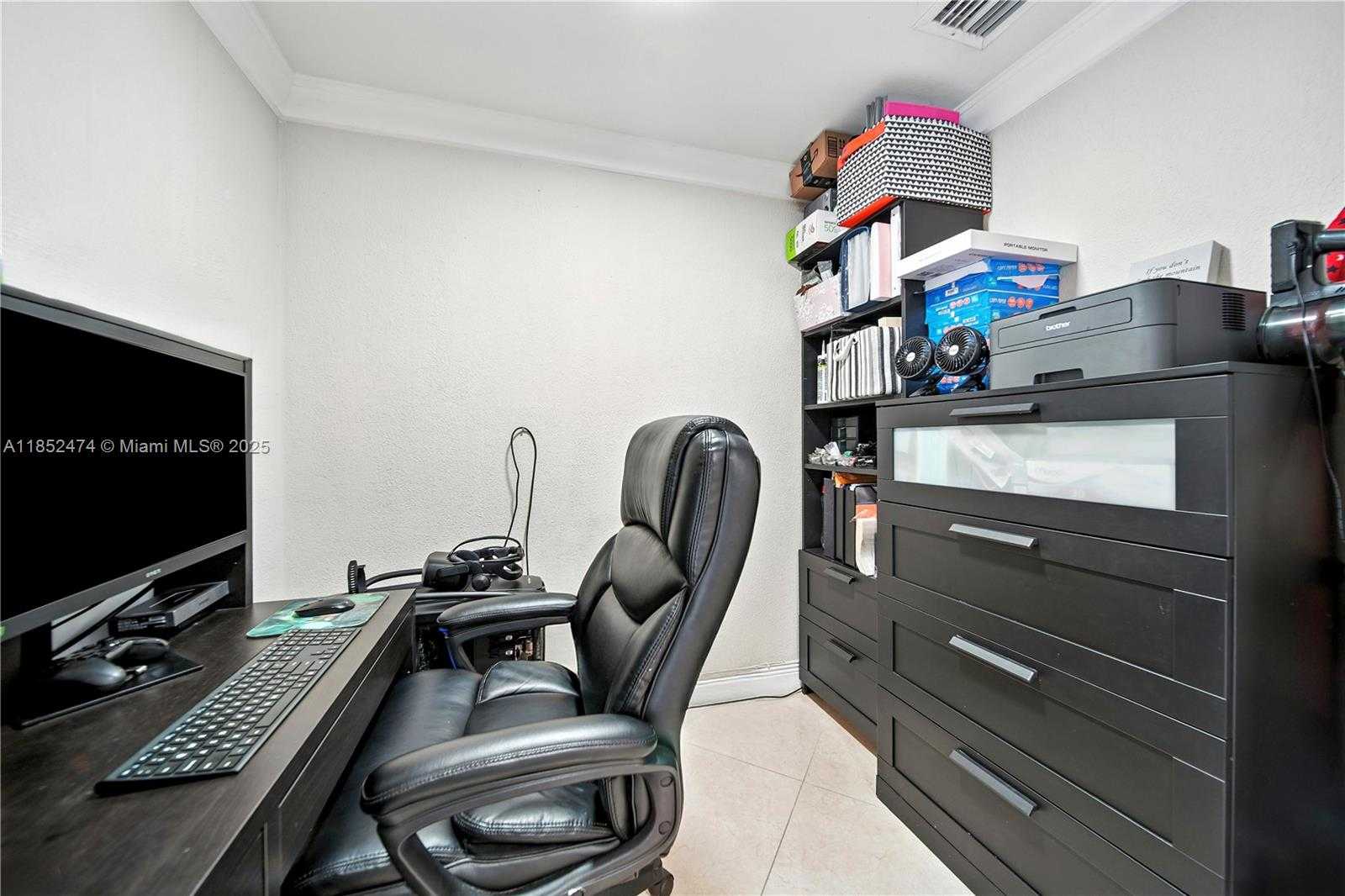 Small Image of 5005 EAST 6TH AVE, Hialeah Number 9