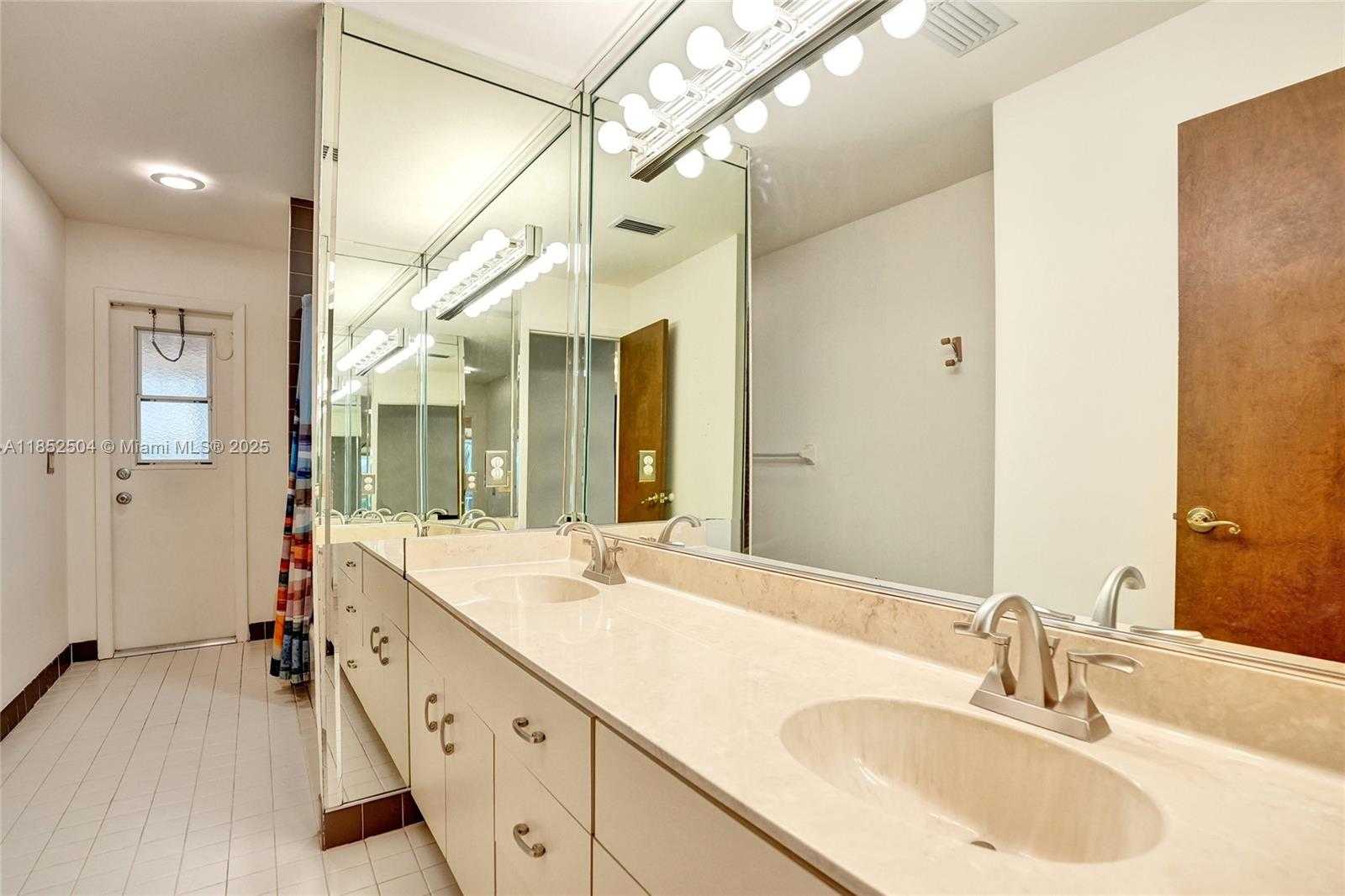 Small Image of 4955 NORTH WEST 81ST AVE, Coral Springs Number 71