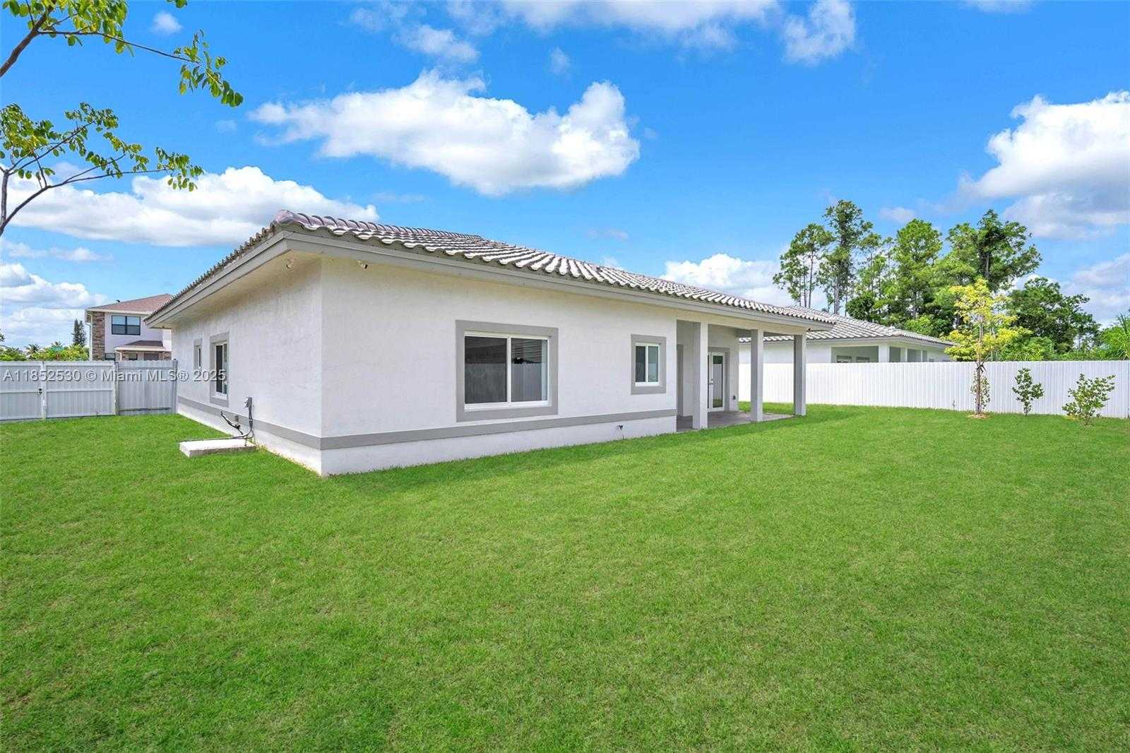 Small Image of 12901 SOUTH WEST 266TH TER, Homestead Number 28