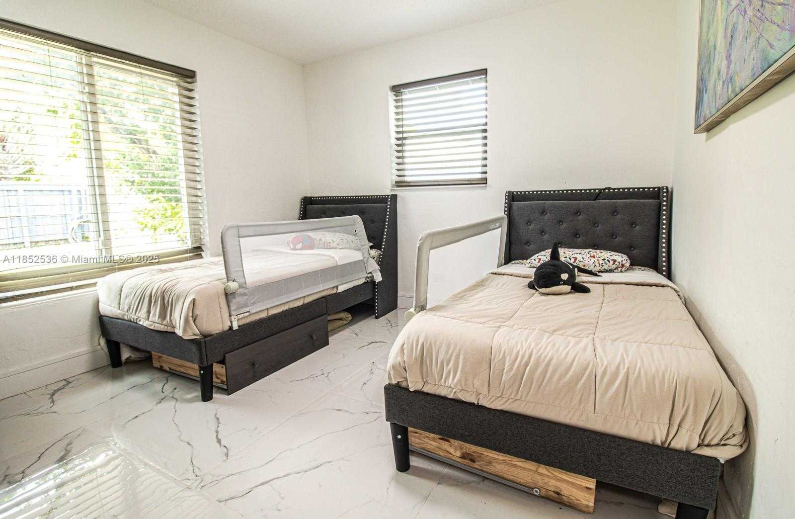 Small Image of 5601 SOUTH WEST 38TH ST, Davie Number 10
