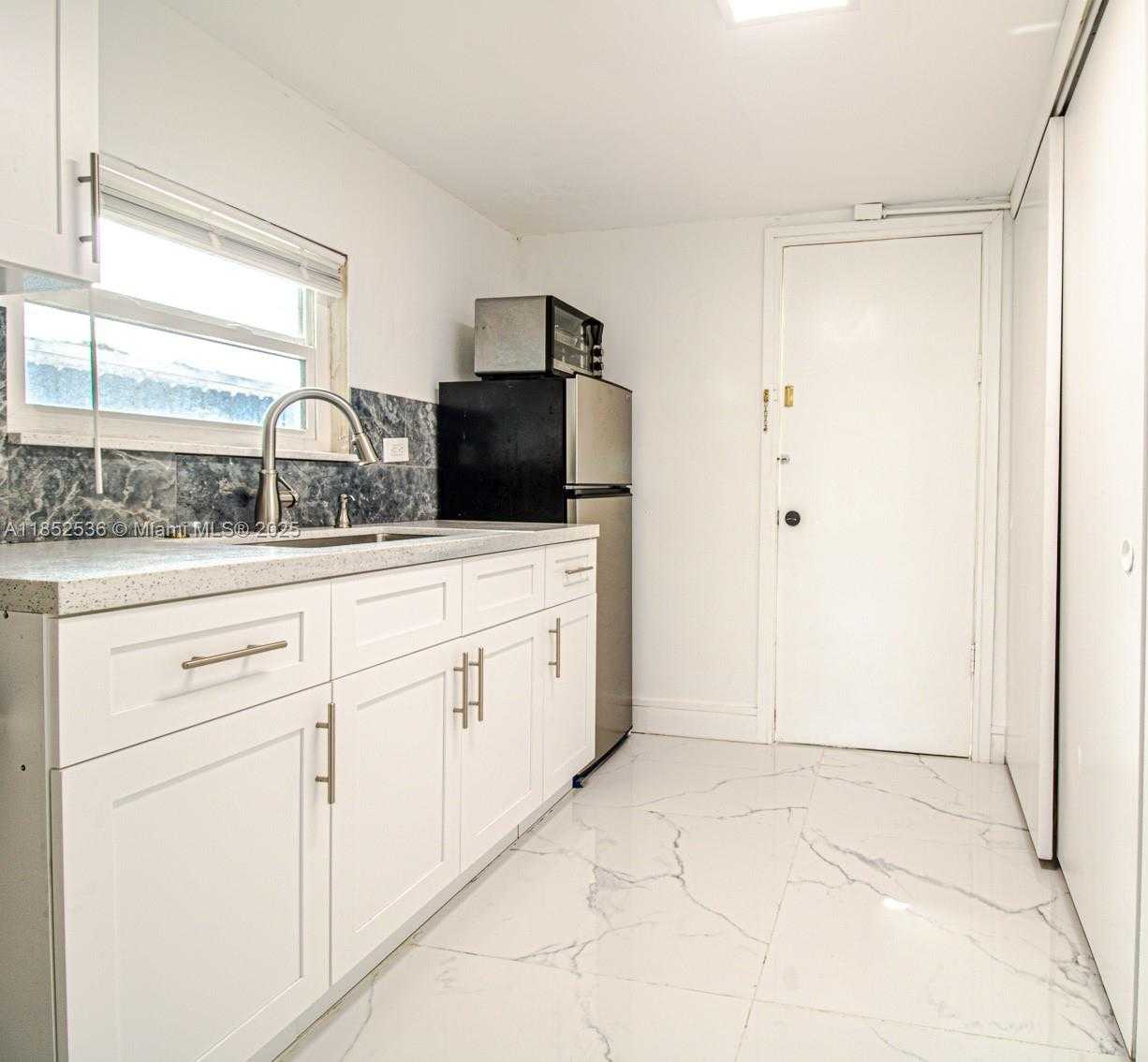 Small Image of 5601 SOUTH WEST 38TH ST, Davie Number 15