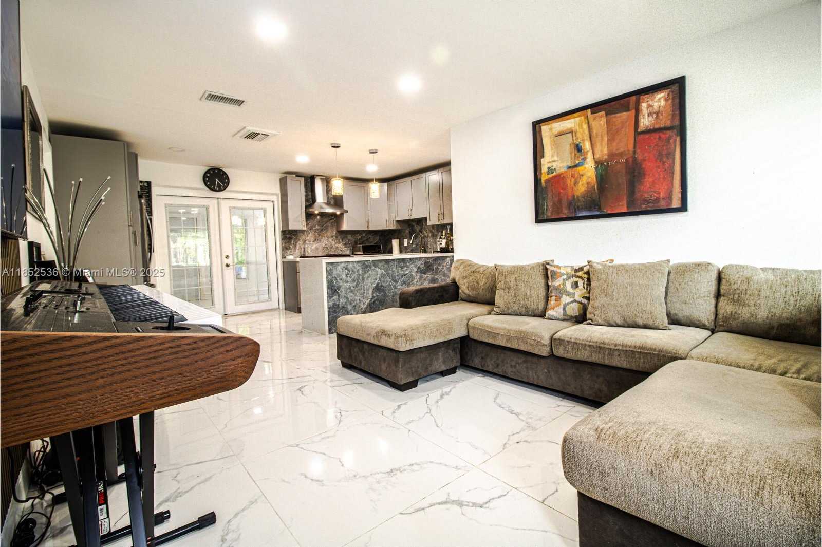 Small Image of 5601 SOUTH WEST 38TH ST, Davie Number 3
