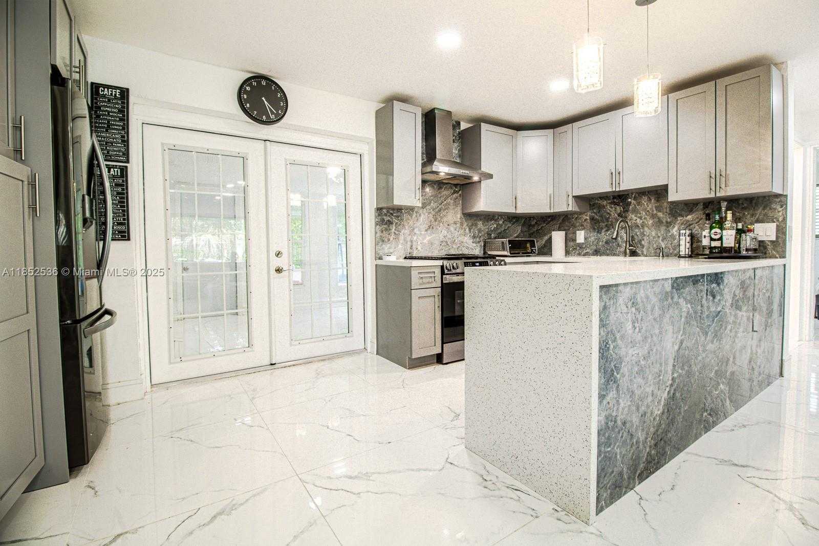 Small Image of 5601 SOUTH WEST 38TH ST, Davie Number 6