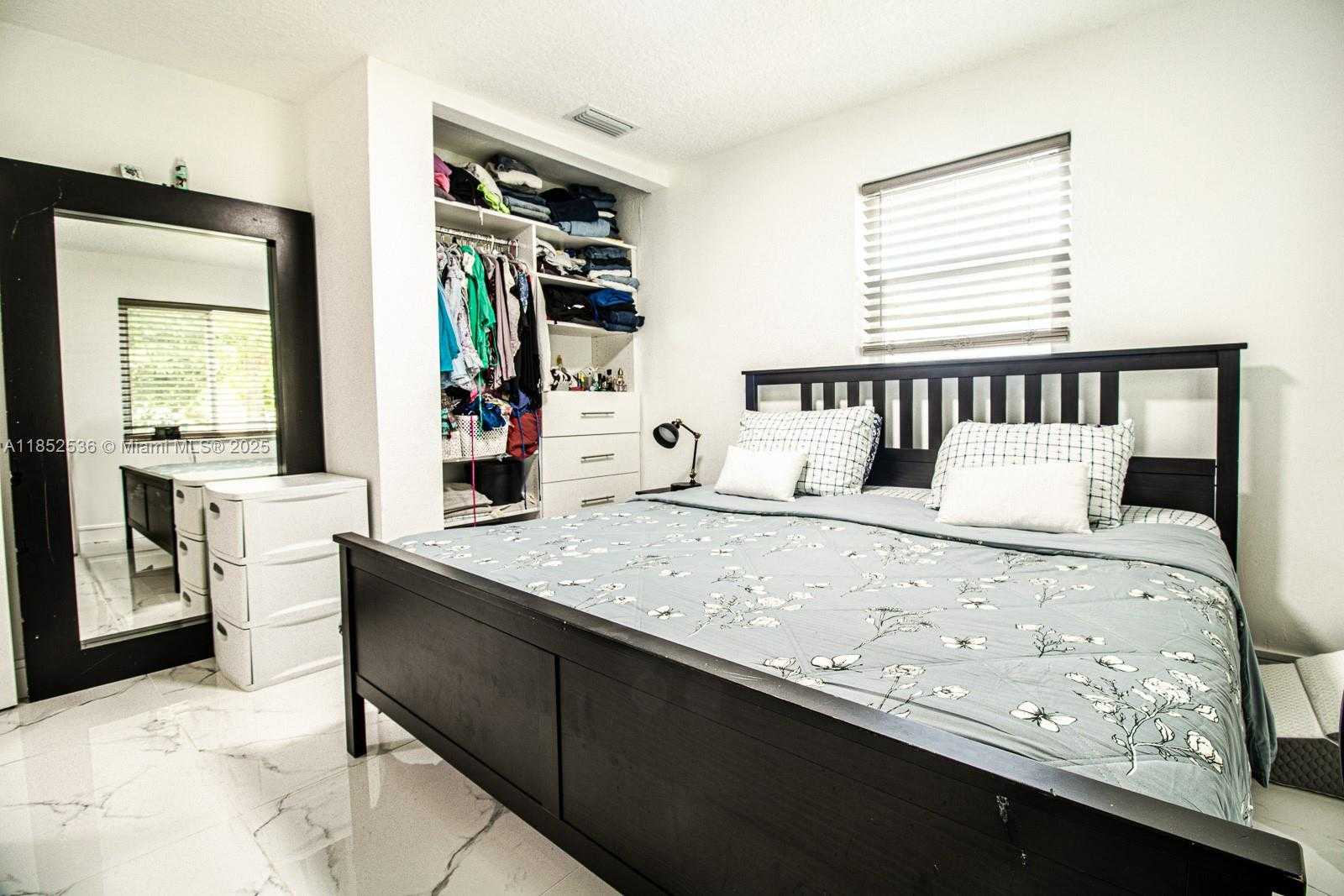 Small Image of 5601 SOUTH WEST 38TH ST, Davie Number 9