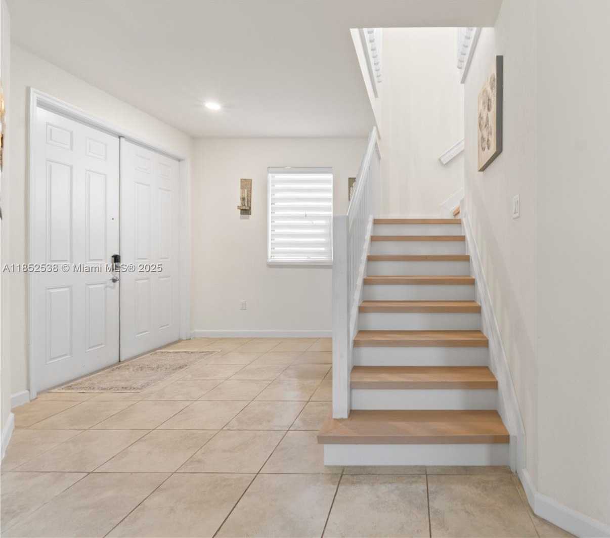 Small Image of 10488 WEST 35TH WAY, Hialeah Number 14
