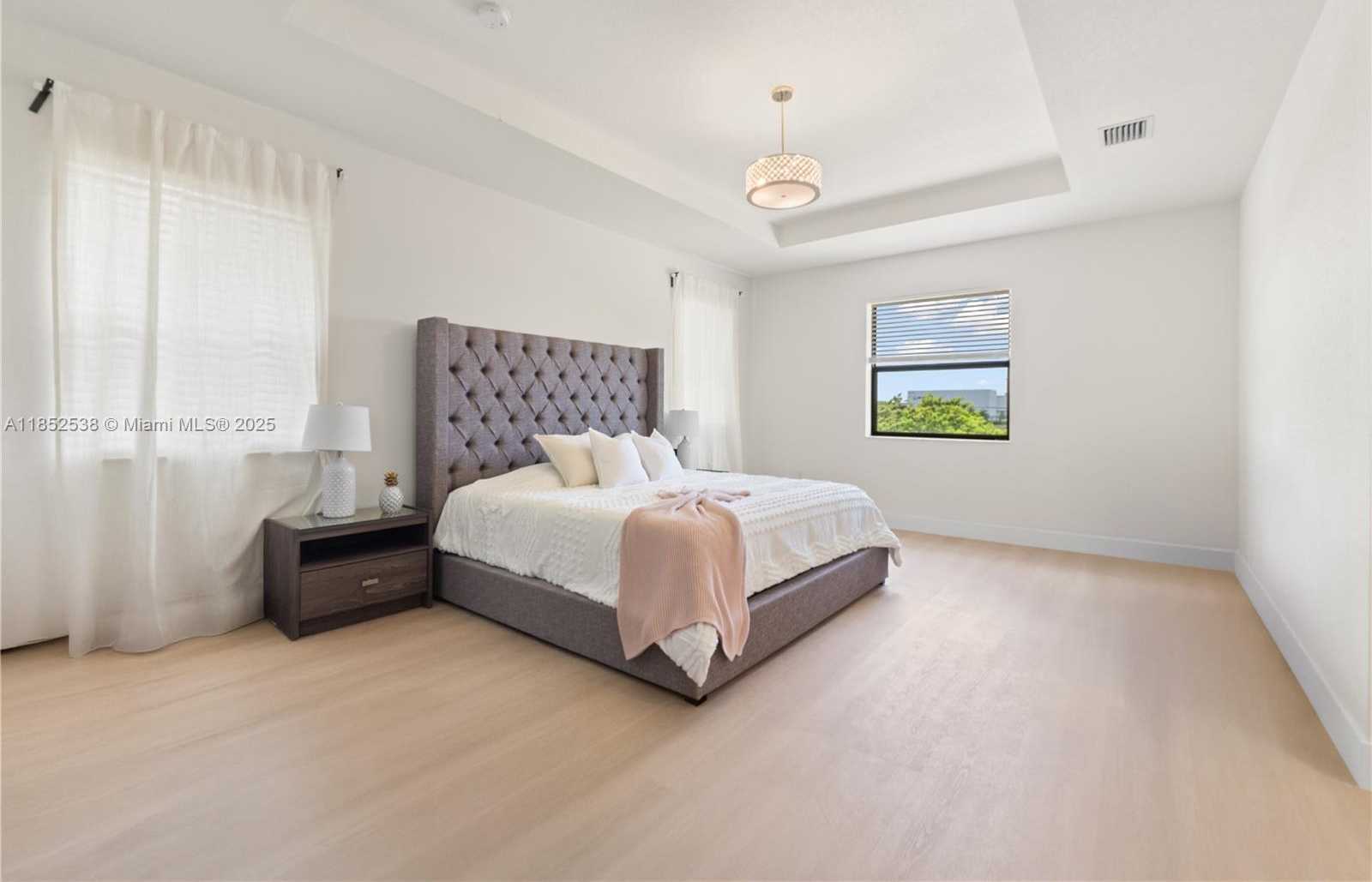 Small Image of 10488 WEST 35TH WAY, Hialeah Number 16