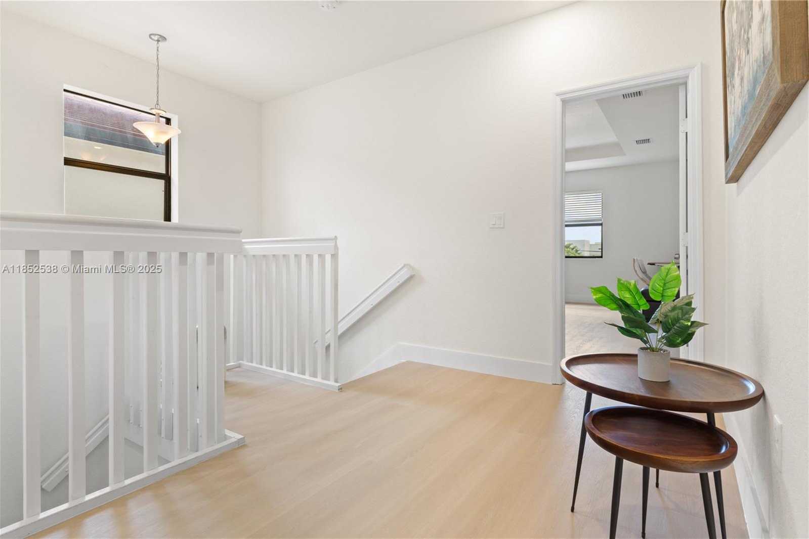 Small Image of 10488 WEST 35TH WAY, Hialeah Number 29