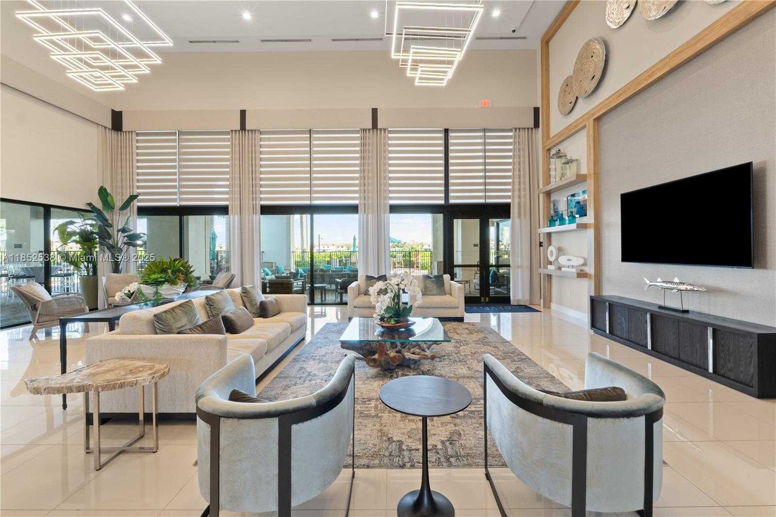 Small Image of 10488 WEST 35TH WAY, Hialeah Number 37
