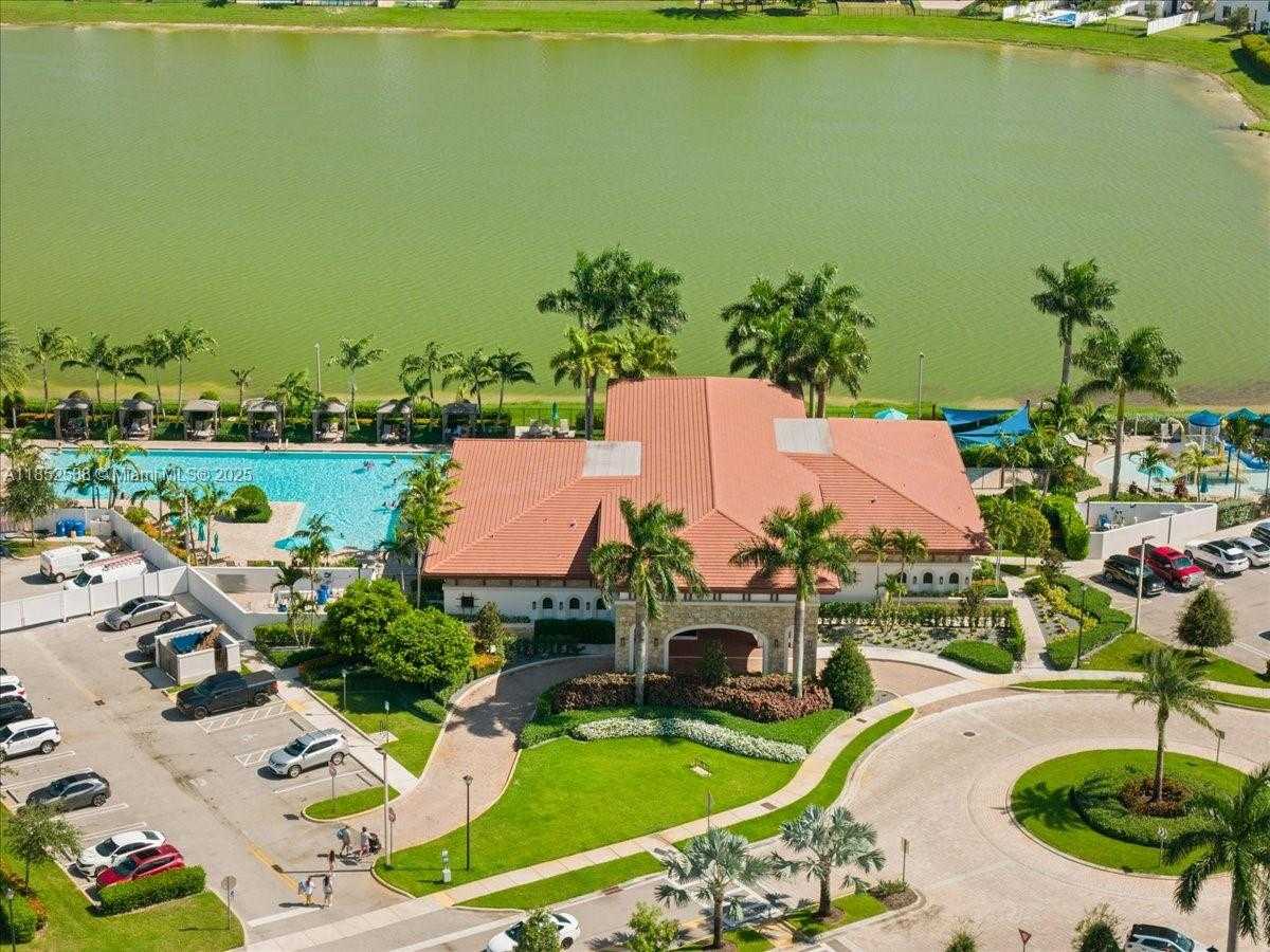 Small Image of 10488 WEST 35TH WAY, Hialeah Number 42