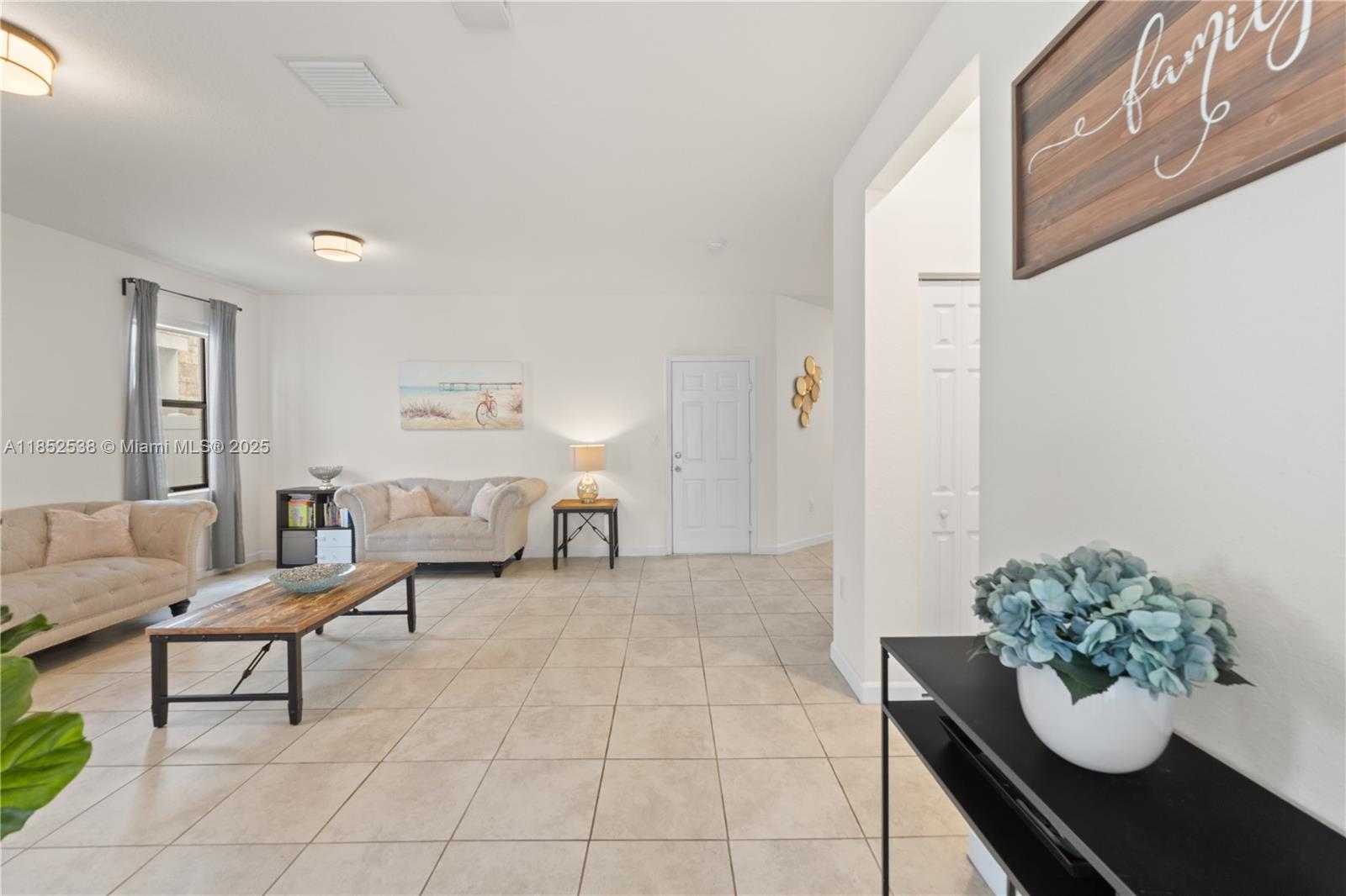Small Image of 10488 WEST 35TH WAY, Hialeah Number 8