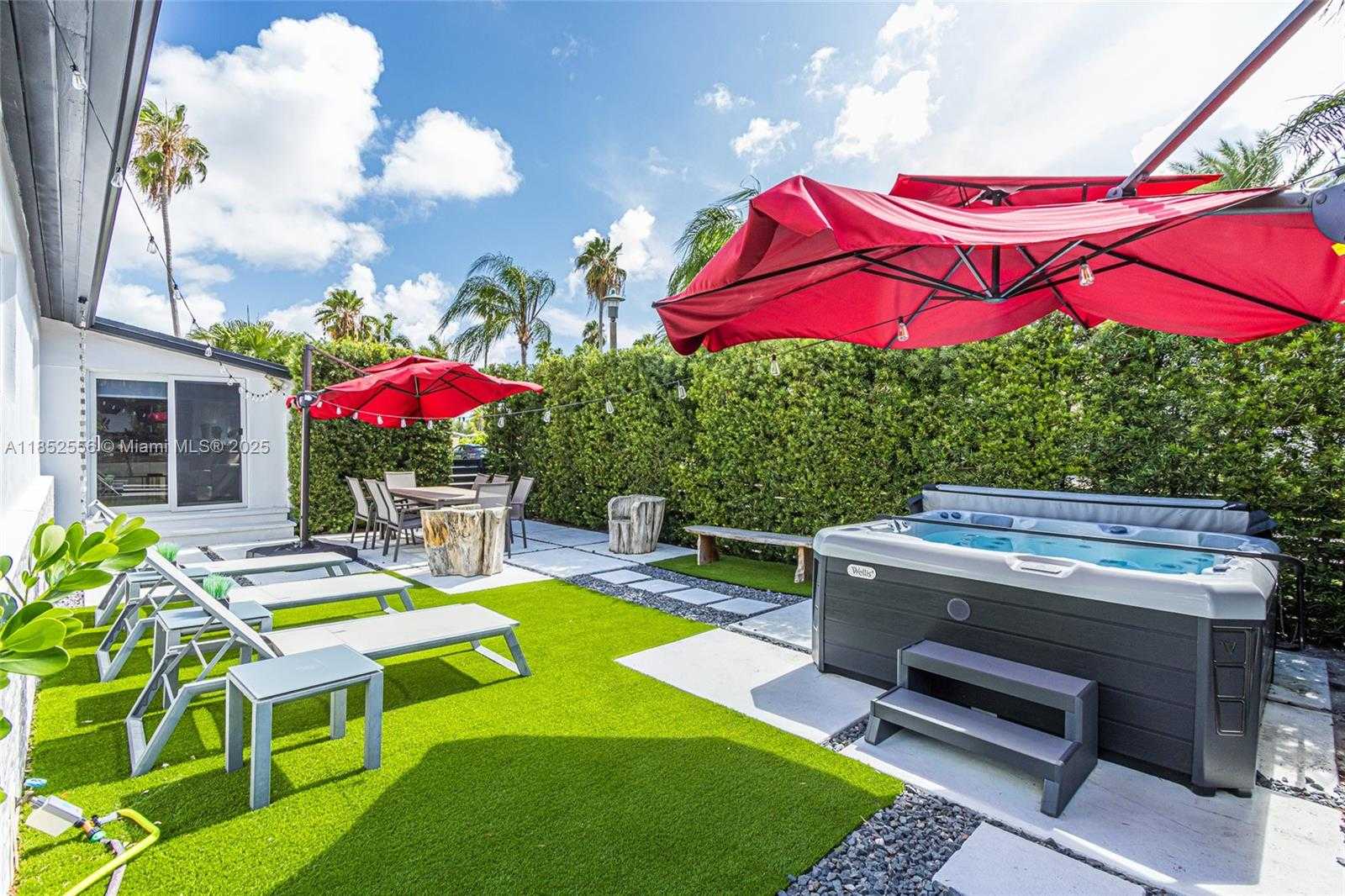 Small Image of 8290 NORTH BAYSHORE DR, Miami Number 18
