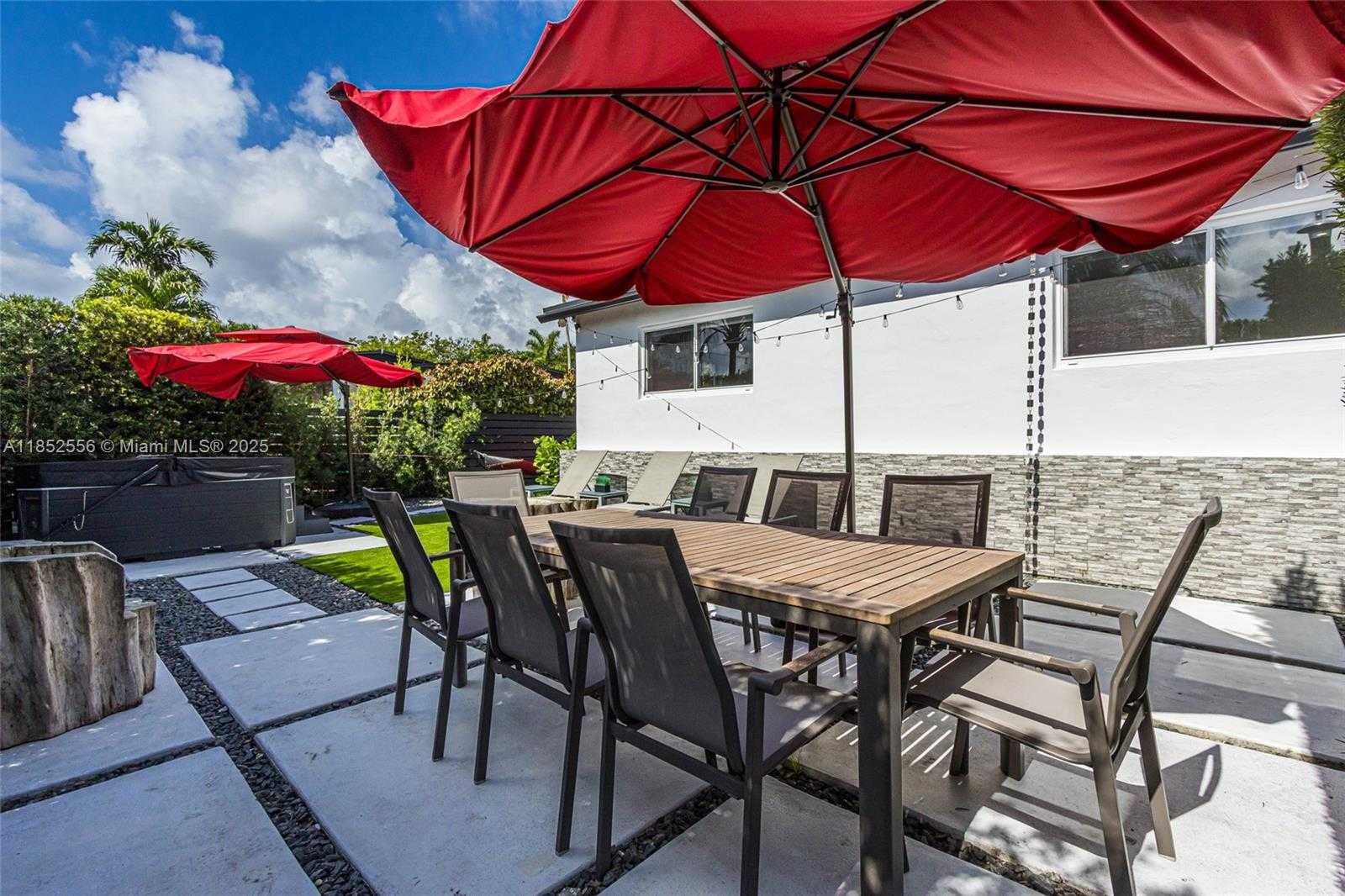 Small Image of 8290 NORTH BAYSHORE DR, Miami Number 19