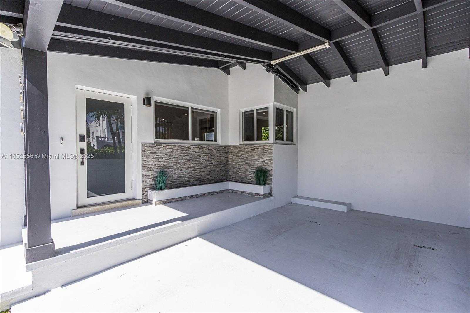 Small Image of 8290 NORTH BAYSHORE DR, Miami Number 2