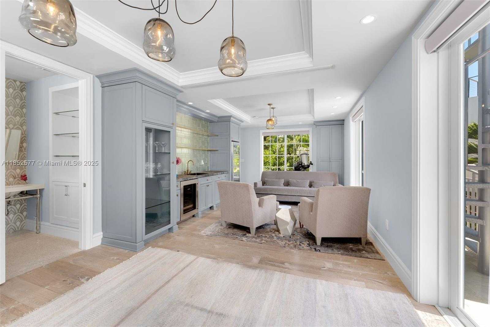 Small Image of 431 WEST RIVO ALTO DR, Miami Beach Number 15