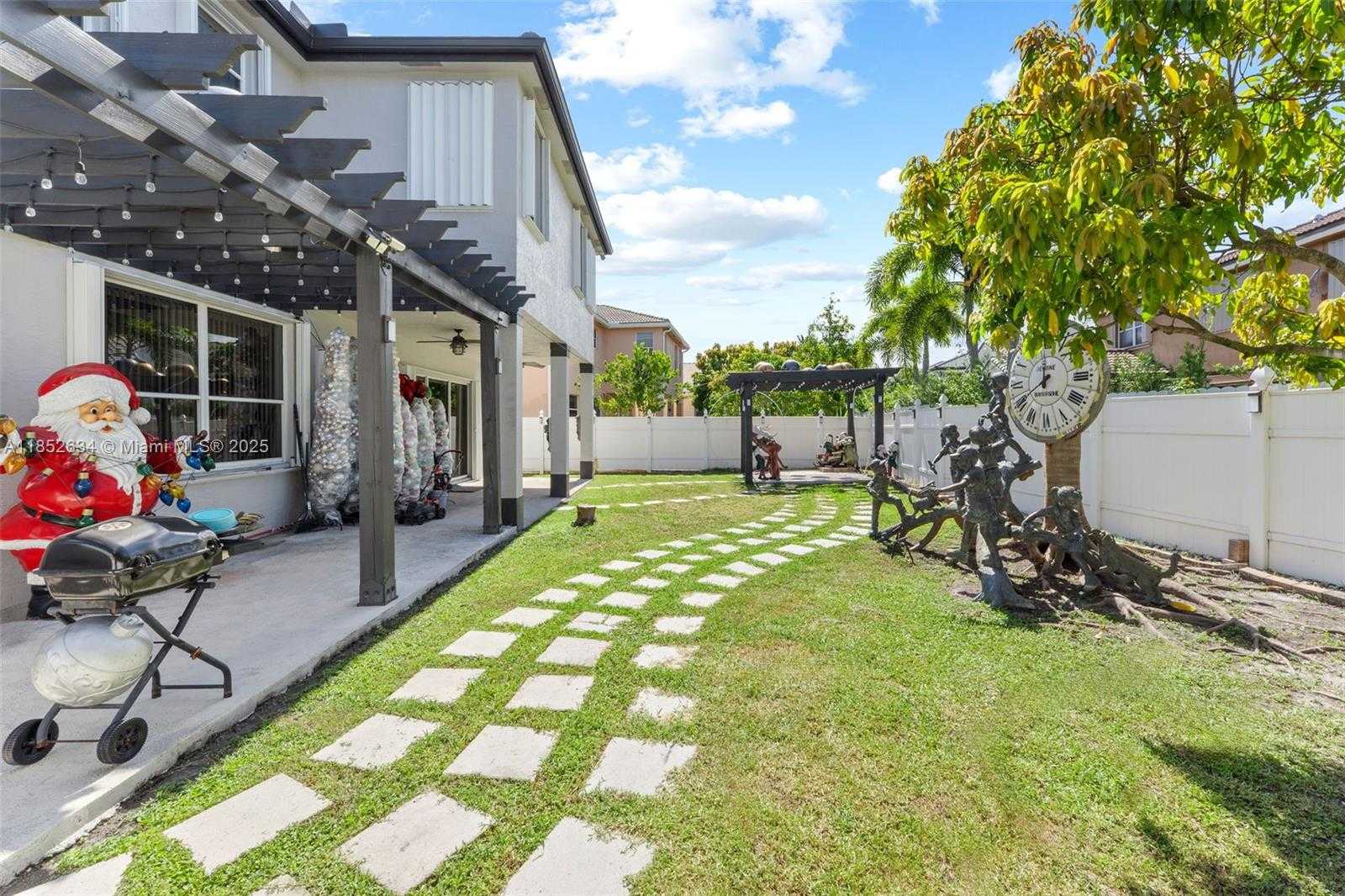 Small Image of 15255 SOUTH WEST 21ST PL, Miramar Number 36