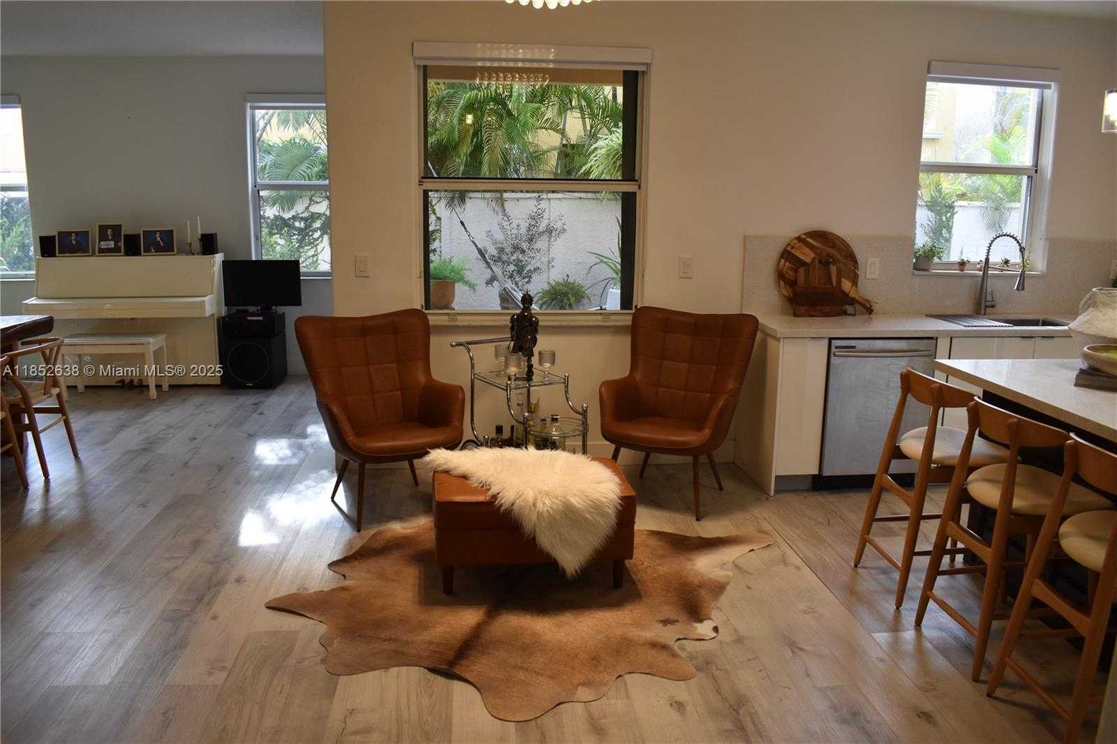 Small Image of 5189 NORTH WEST 108TH PATH, Doral Number 3