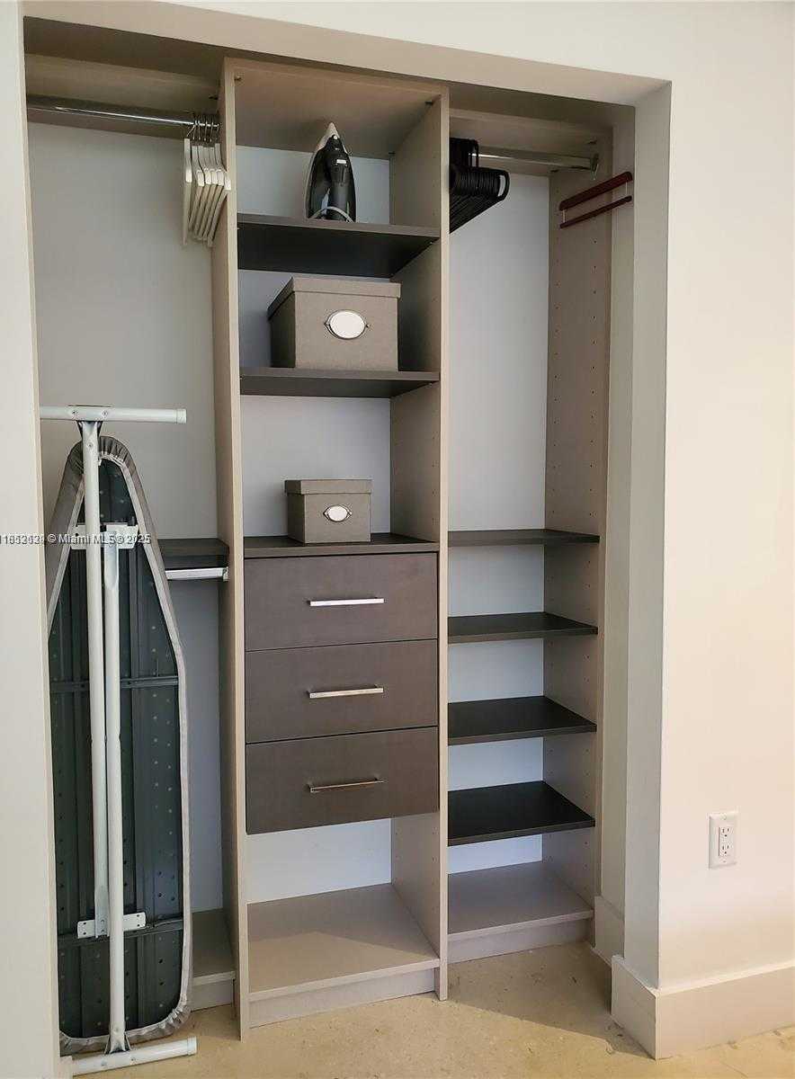 Small Image of 77 NORTH EAST 43RD ST, Miami Number 18