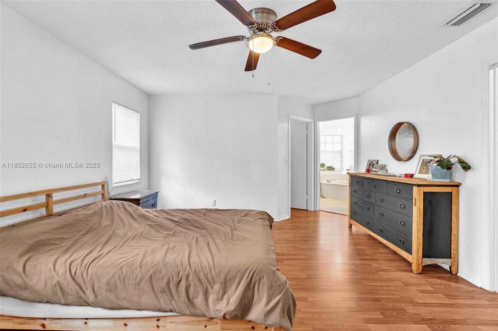 Small Image of 2927 BOGOTA AVE, Cooper City Number 28