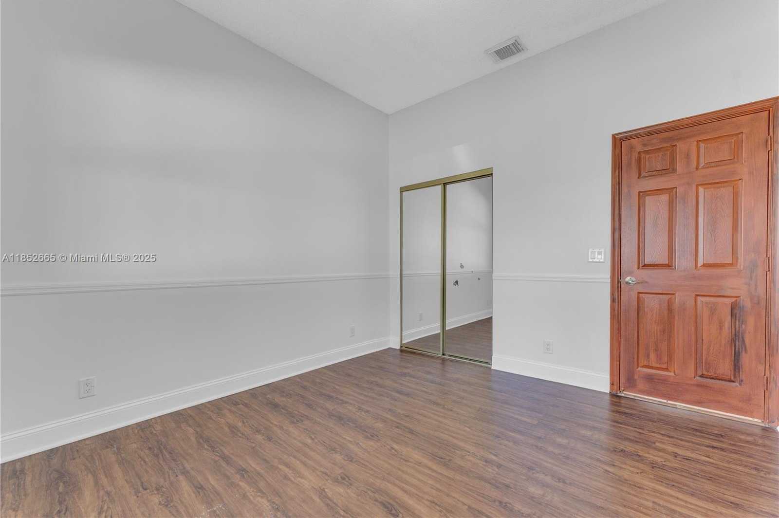 Small Image of 5355 SOUTH WEST 34TH WAY, Hollywood Number 13