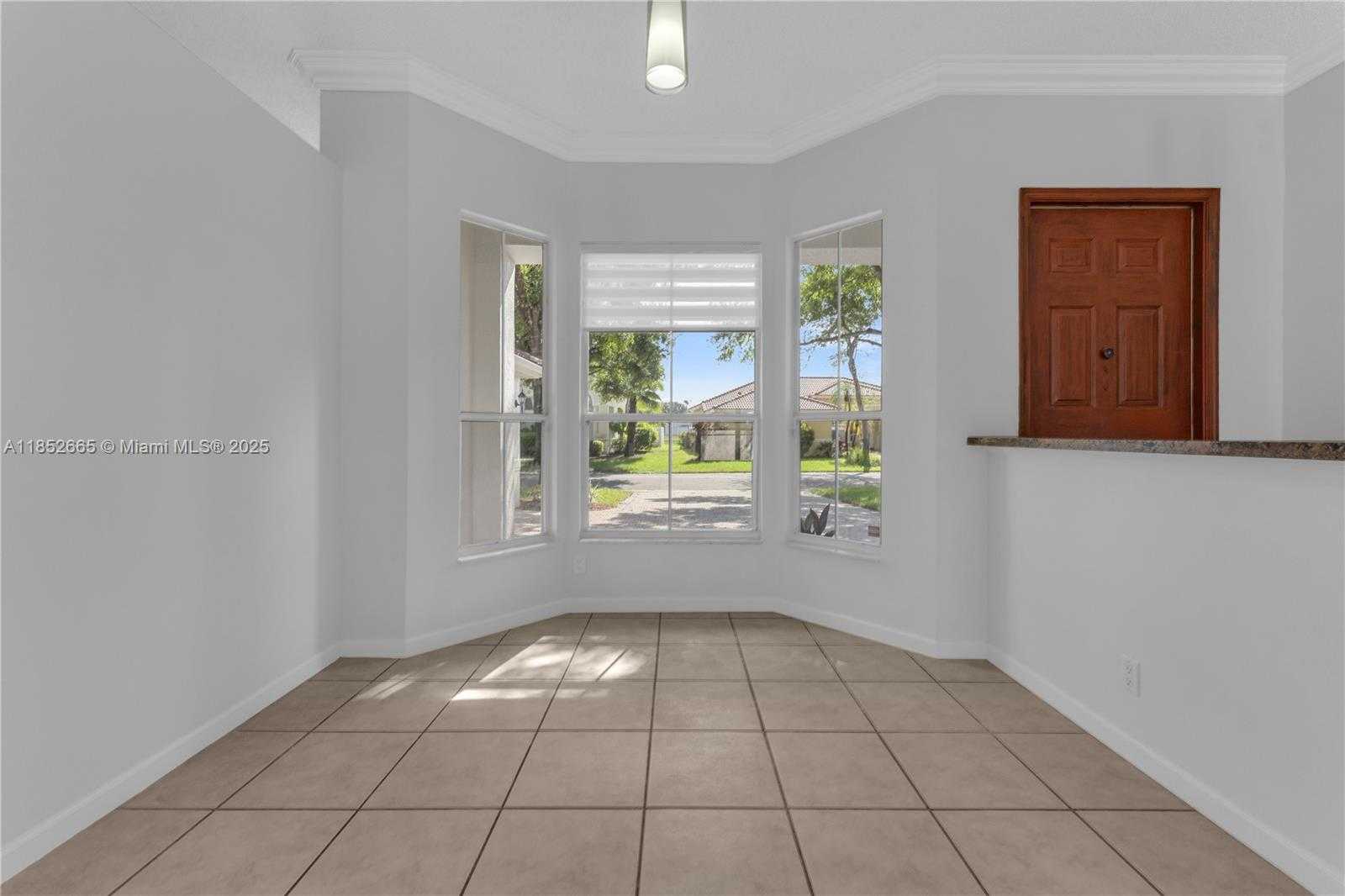 Small Image of 5355 SOUTH WEST 34TH WAY, Hollywood Number 4