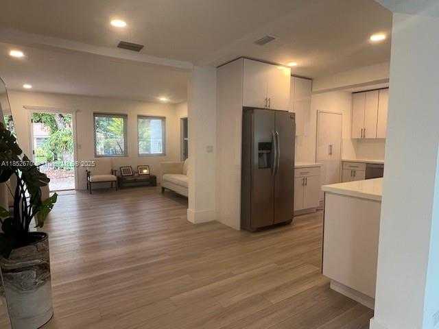 Small Image of 907 MONTEREY ST, Coral Gables Number 3