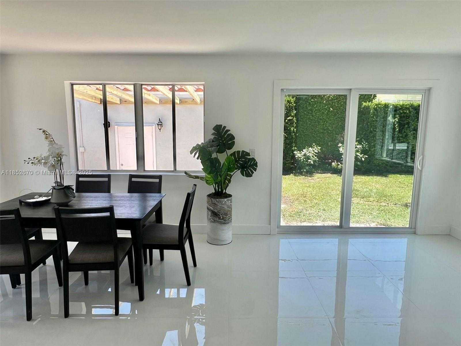 Small Image of 907 MONTEREY ST, Coral Gables Number 6