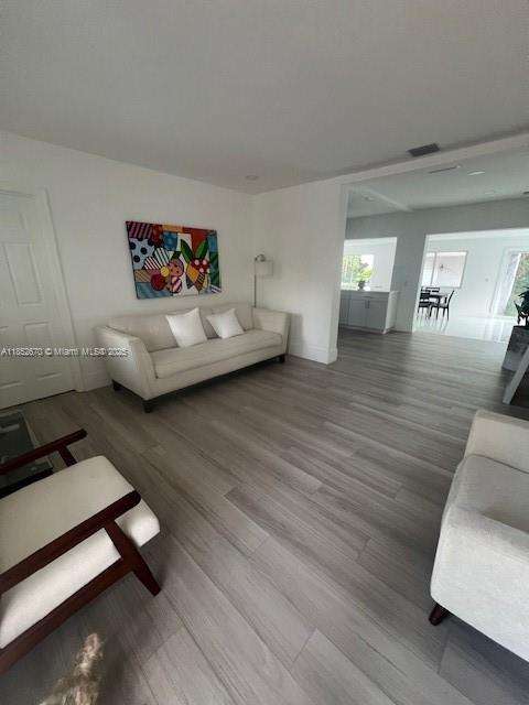Small Image of 907 MONTEREY ST, Coral Gables Number 7