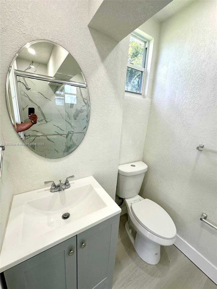 Small Image of 2241 NORTH 57TH WAY, Hollywood Number 12