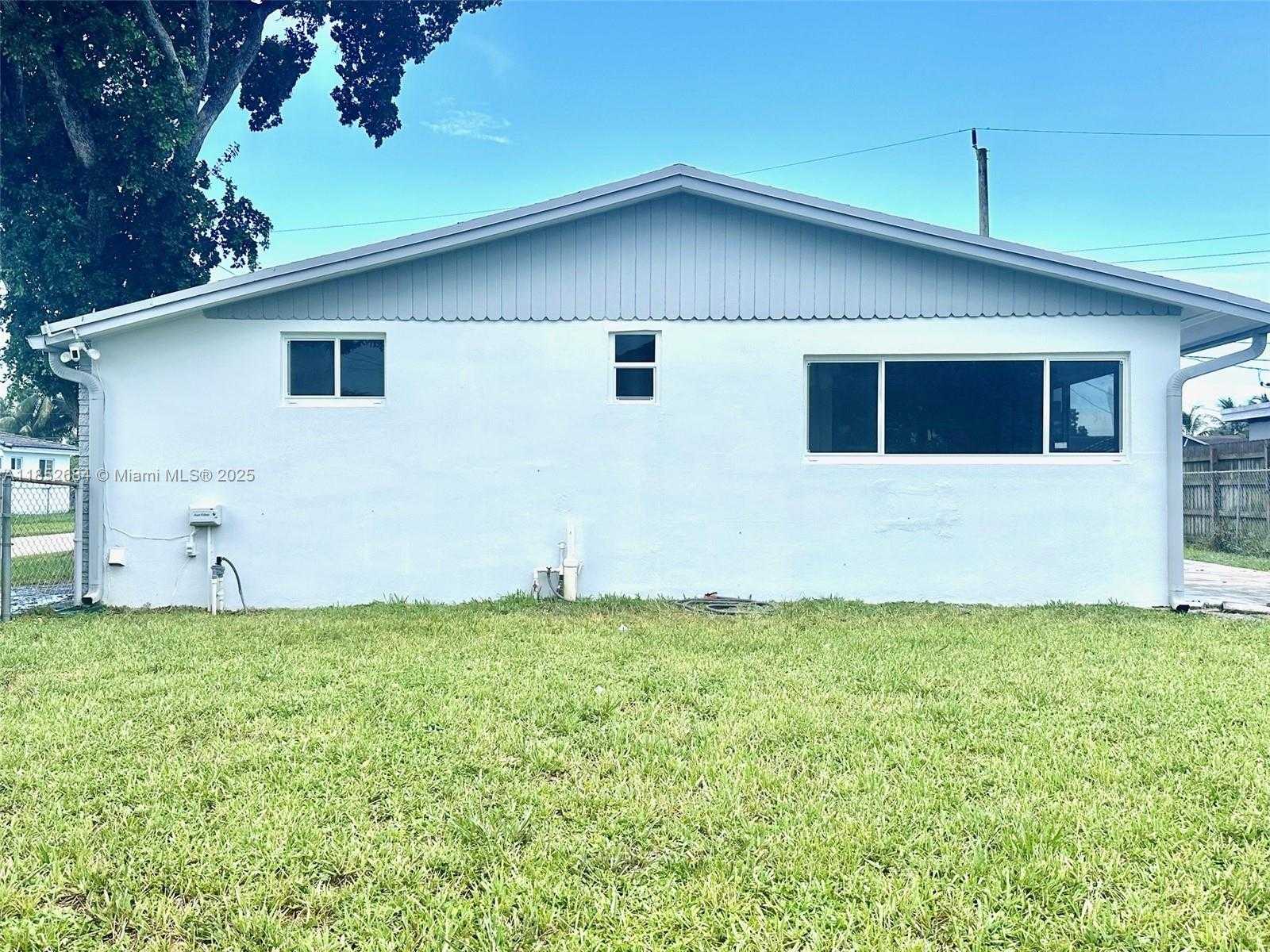Small Image of 2241 NORTH 57TH WAY, Hollywood Number 14