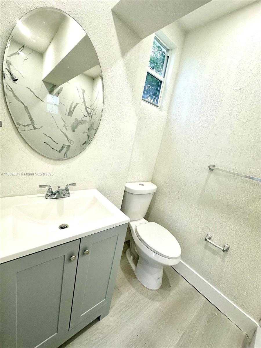 Small Image of 2241 NORTH 57TH WAY, Hollywood Number 8