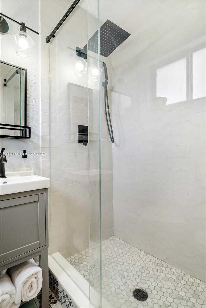 Small Image of 2365 SOUTH WEST 34TH WAY, Fort Lauderdale Number 15