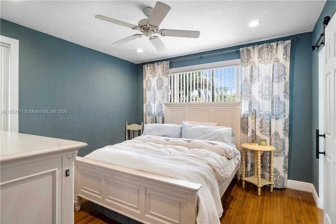 Small Image of 2365 SOUTH WEST 34TH WAY, Fort Lauderdale Number 20