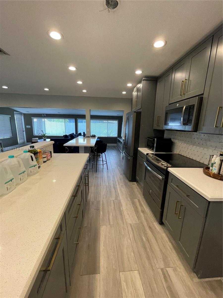 Small Image of 2365 SOUTH WEST 34TH WAY, Fort Lauderdale Number 28